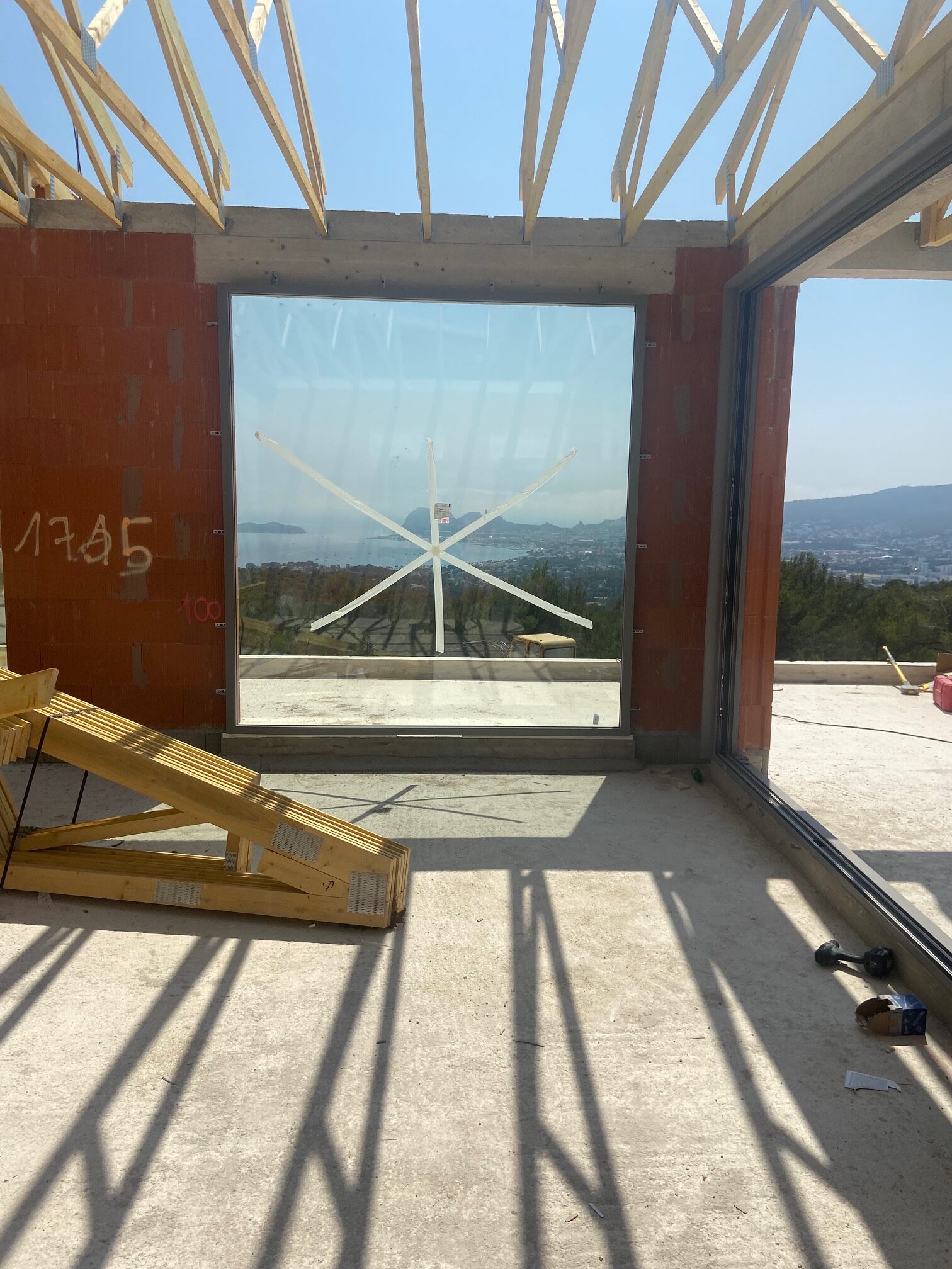 Châssis panoramique cuisine avec vue mer à La Ciotat