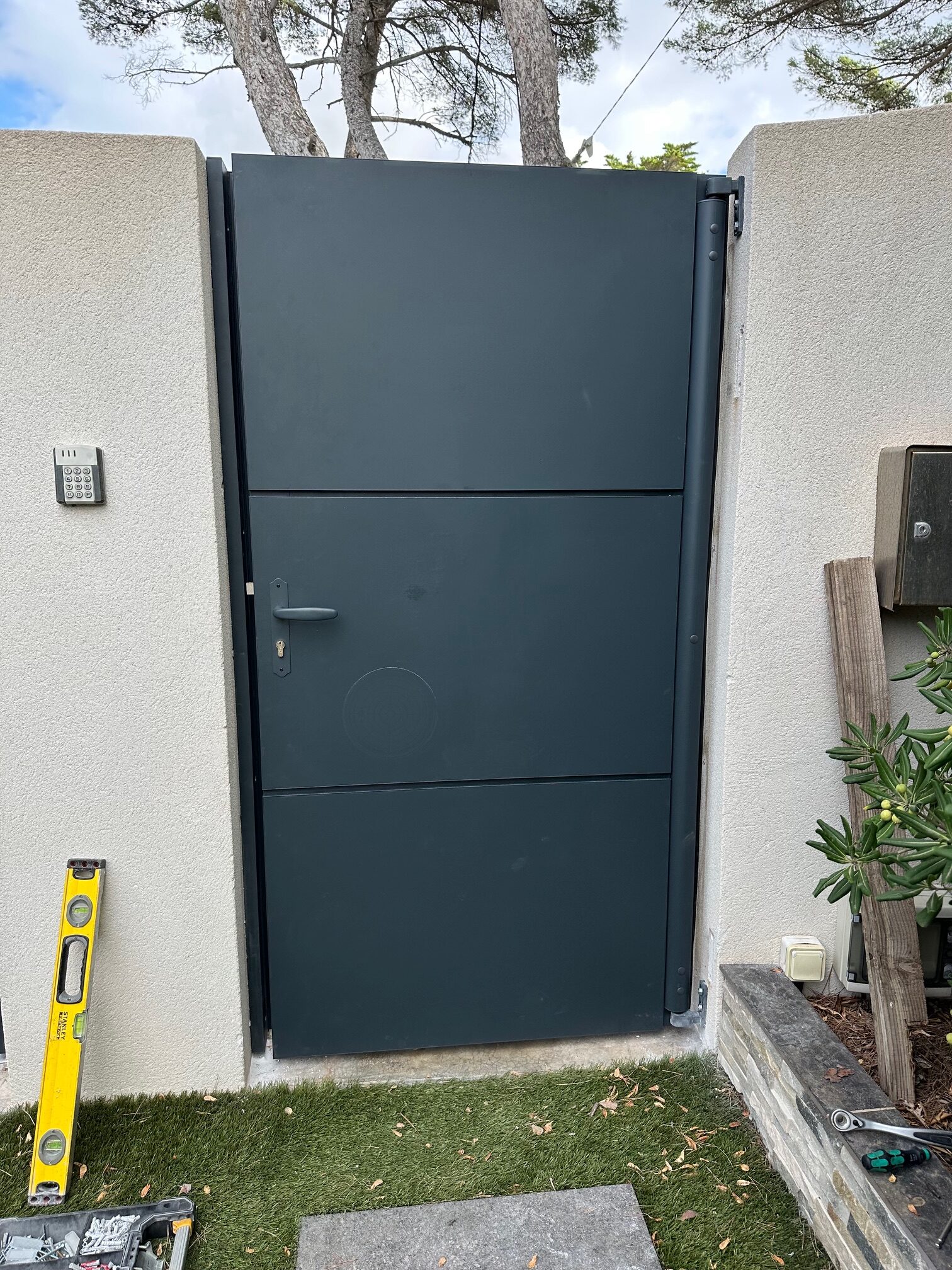 Portillon métallique en serrurerie sur mesure – SP2M